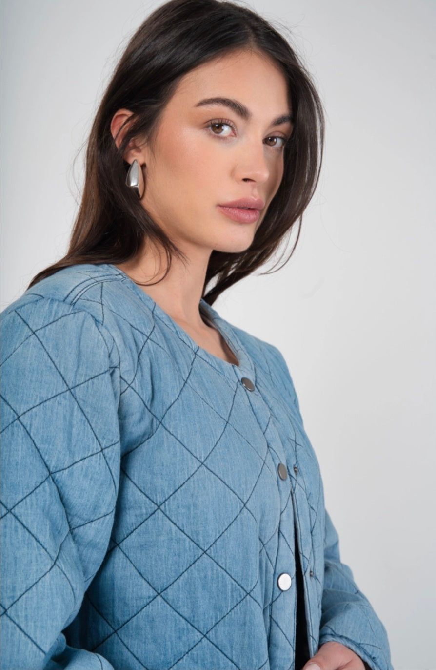 Collarless, Quilted Denim jacket with buttons in pure cotton.