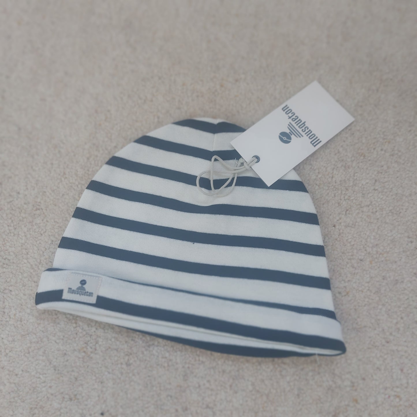 Mousqueton kids beanie hat. Cream and Navy
