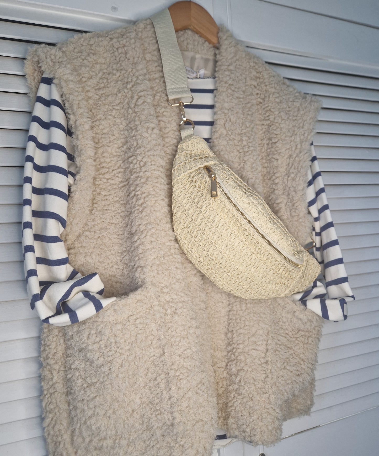 Raffia belt bag