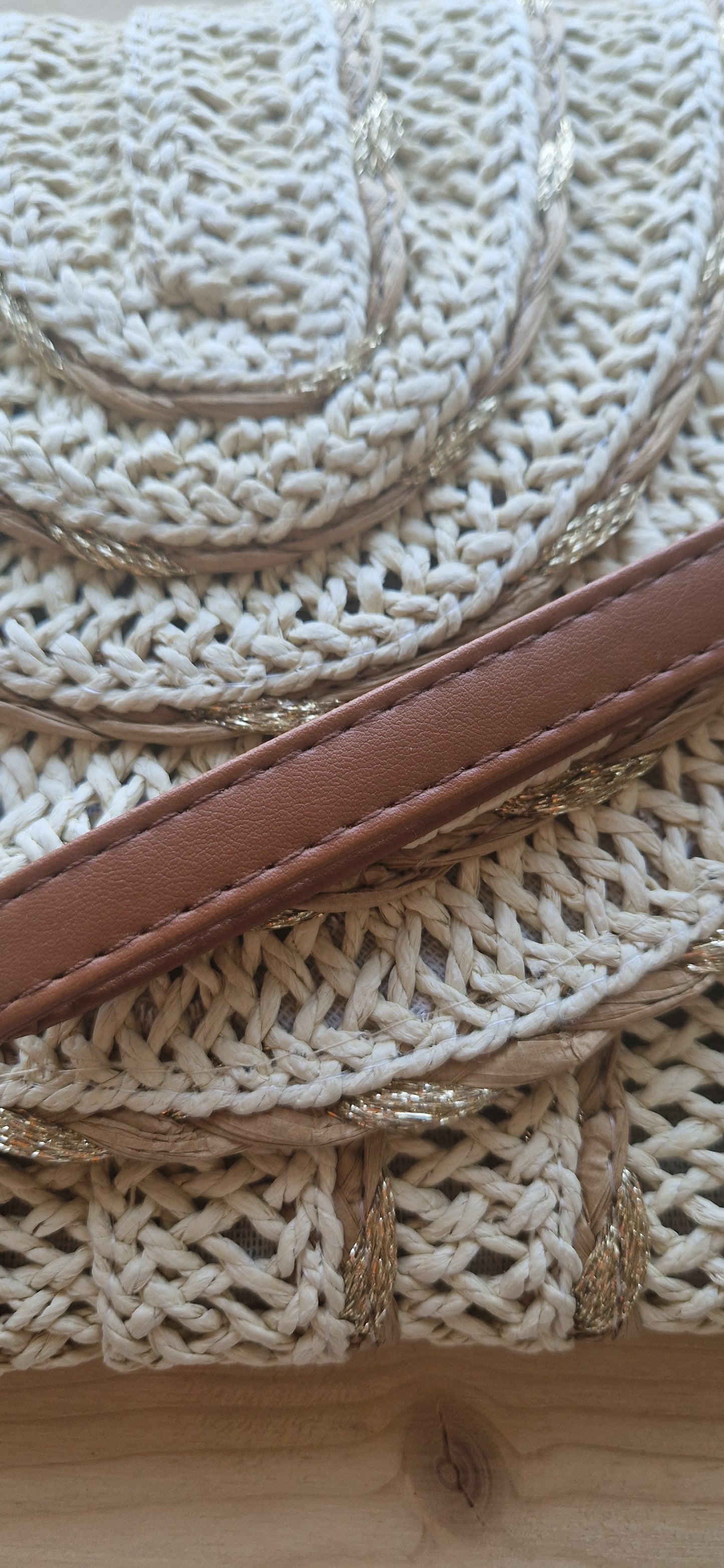 Elegant, braided Raffia Clutch/Crossbody bag