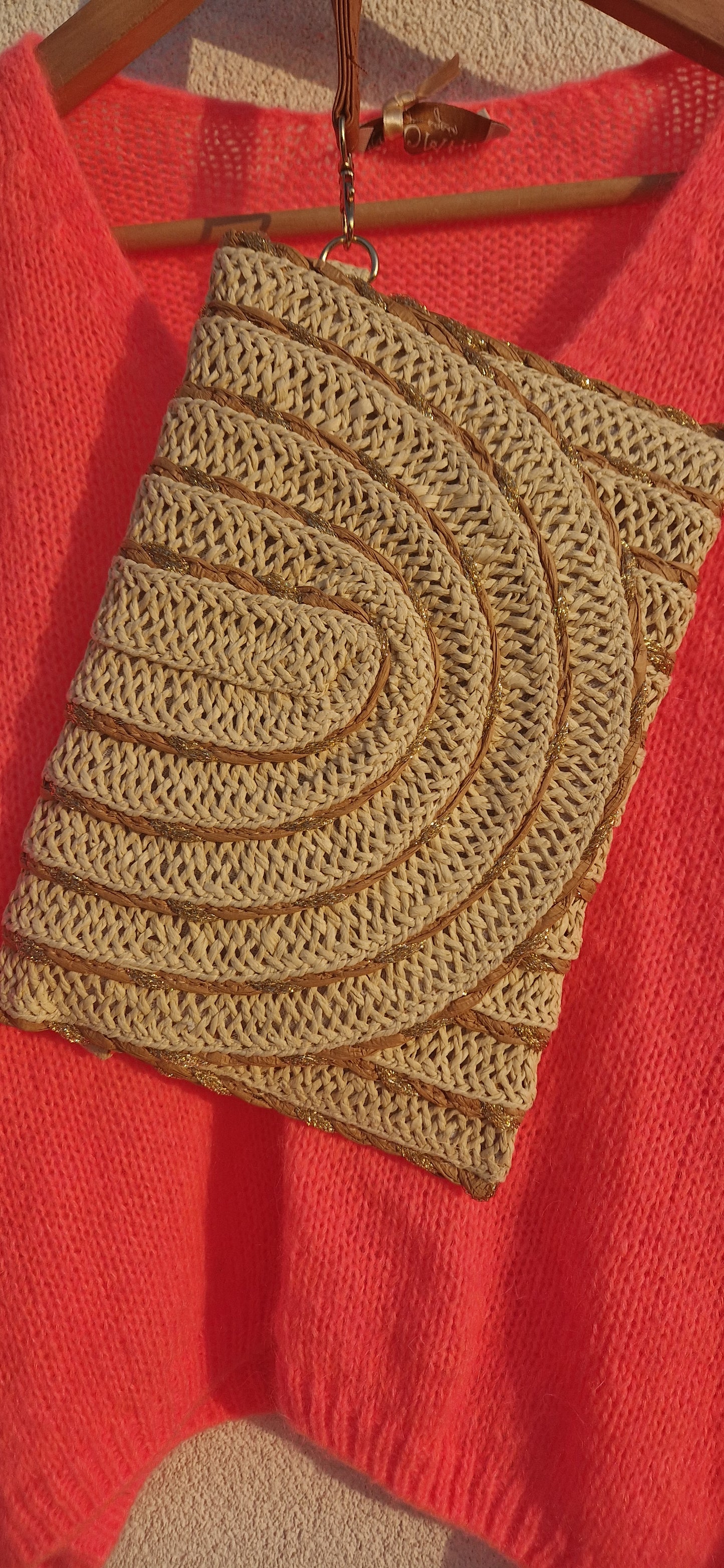 Elegant, braided Raffia Clutch/Crossbody bag
