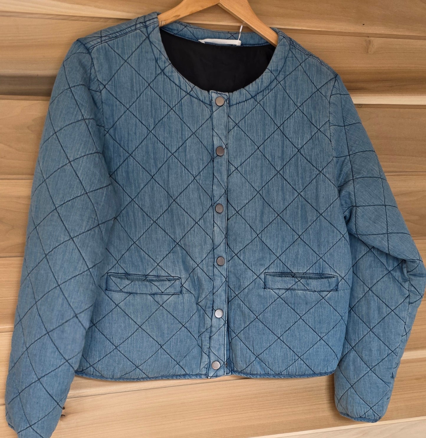 Collarless, Quilted Denim jacket with buttons in pure cotton.
