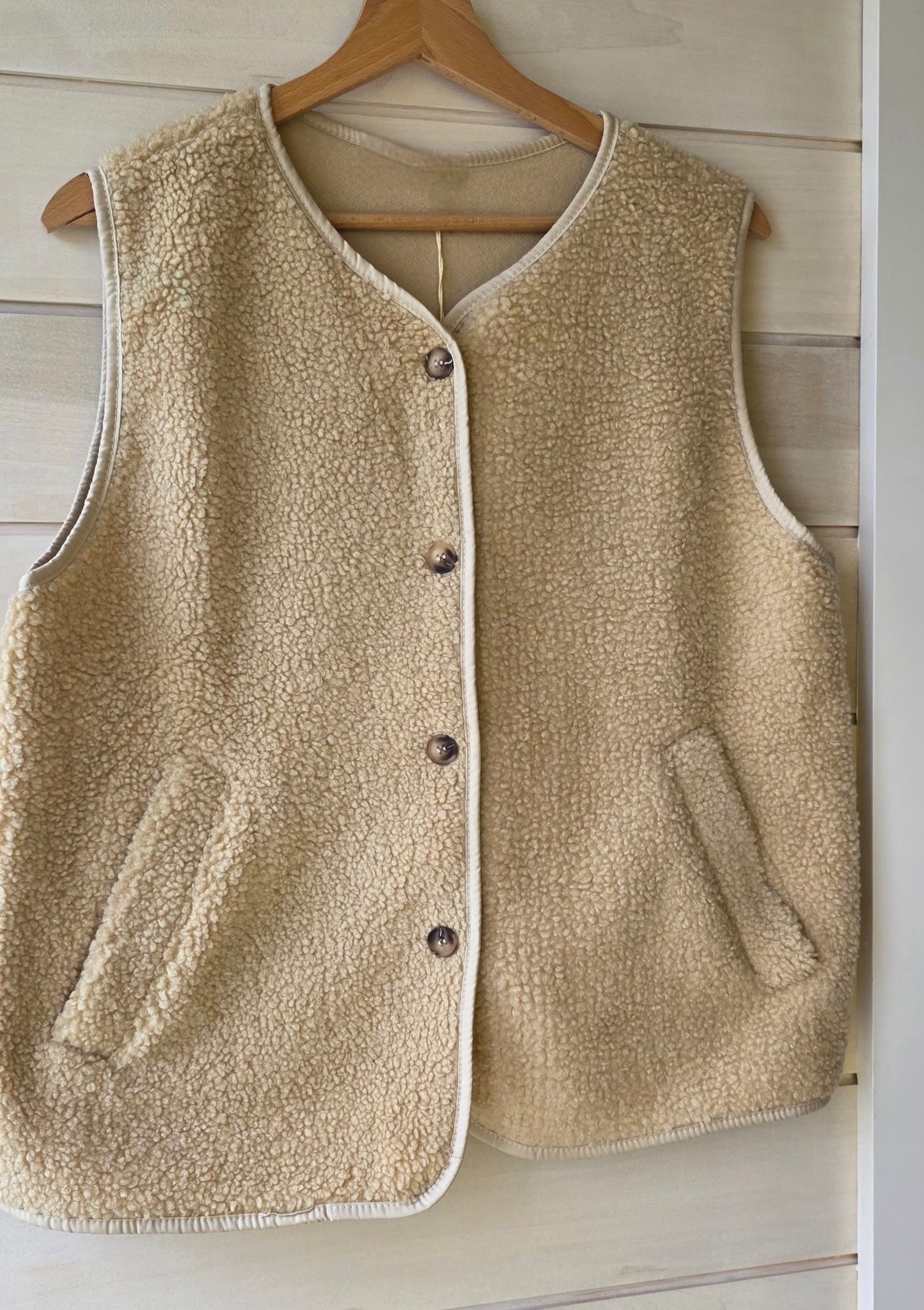 Teddy Fleece Gilet in Oatmeal Beige