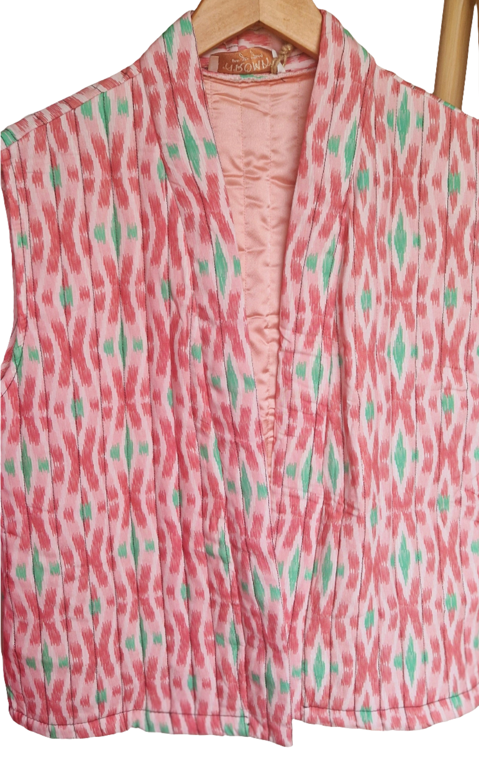 Light quilted gilet with pockets