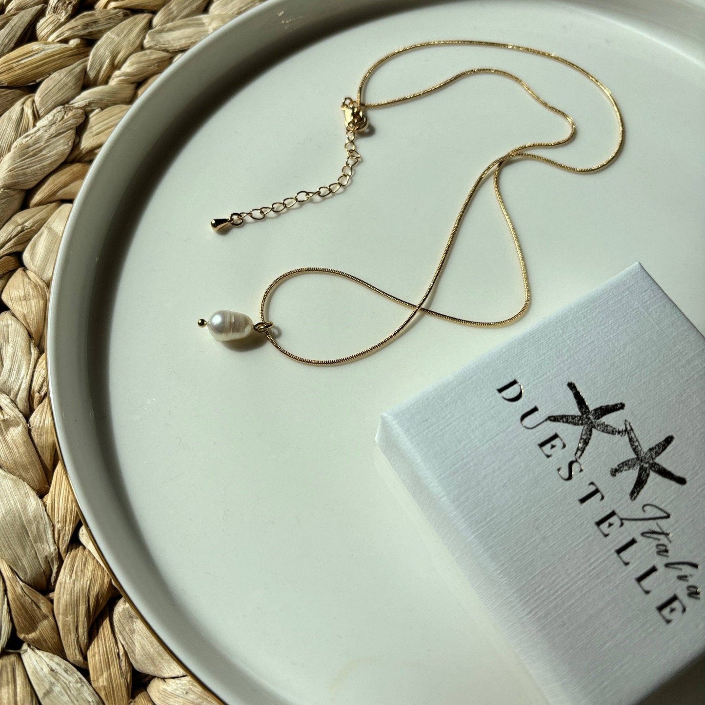 Snake necklace with freshwater pearl
