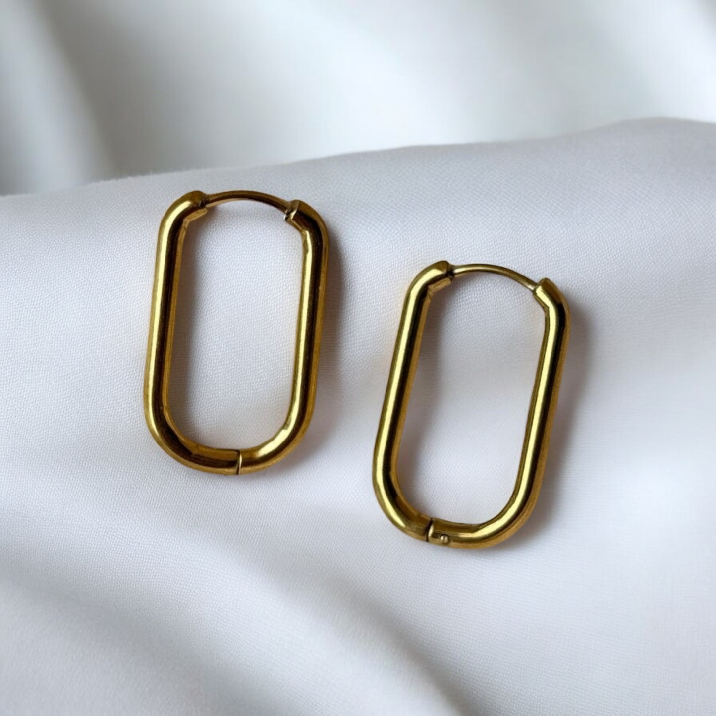 Minimalist Gold Edges