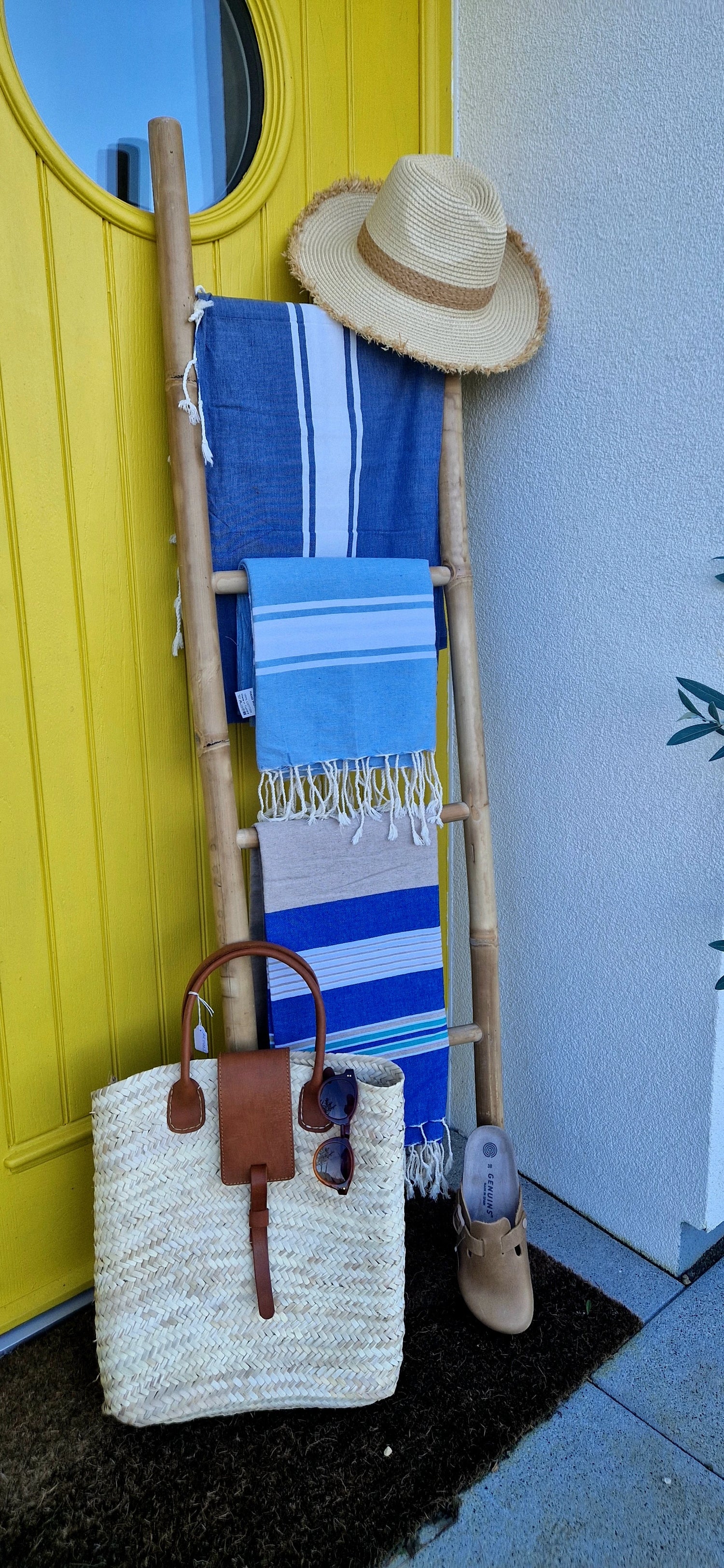 BEACH ESSENTIALS