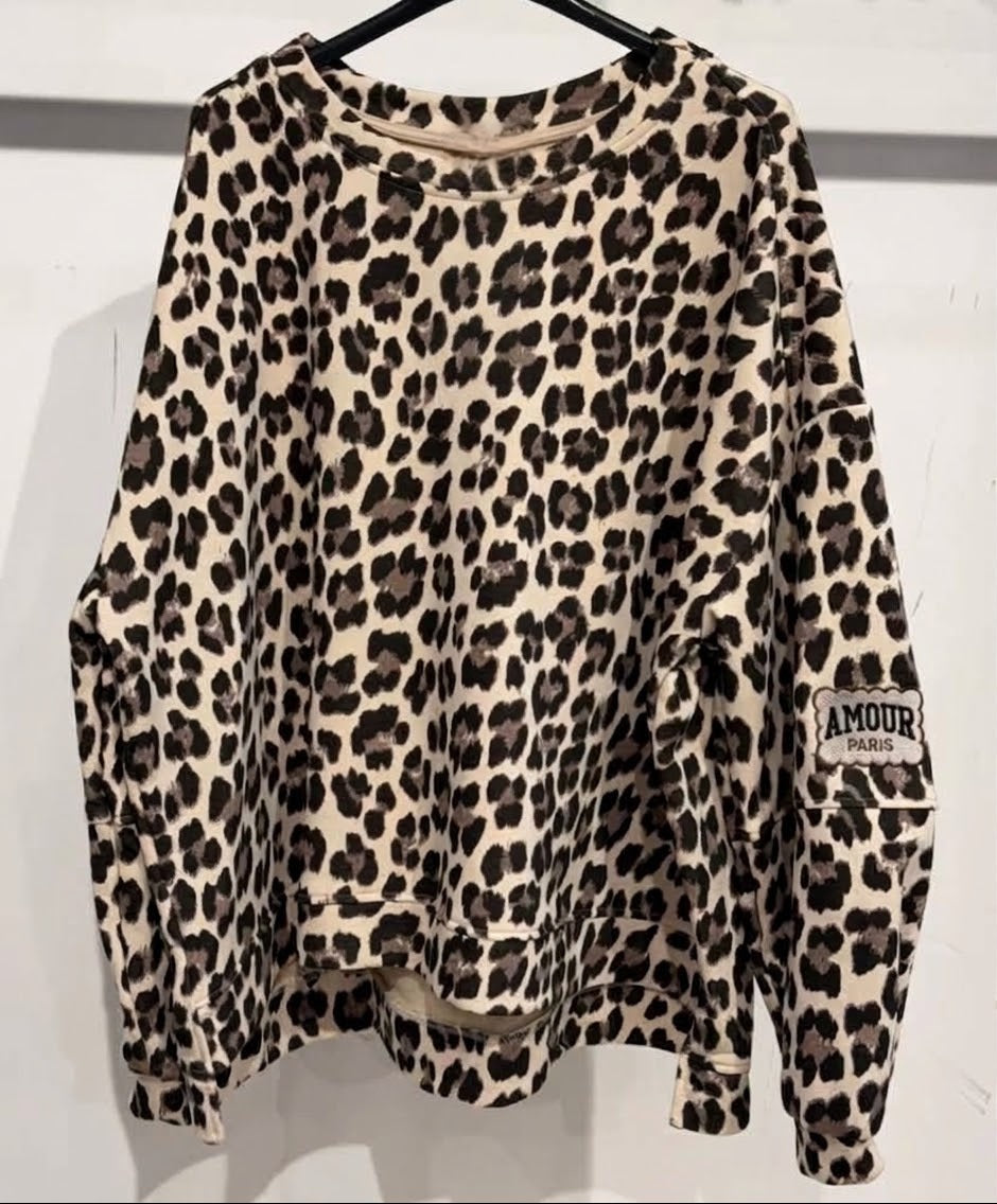 Leopard Print 'Amour Paris' Crewneck Sweatshirt