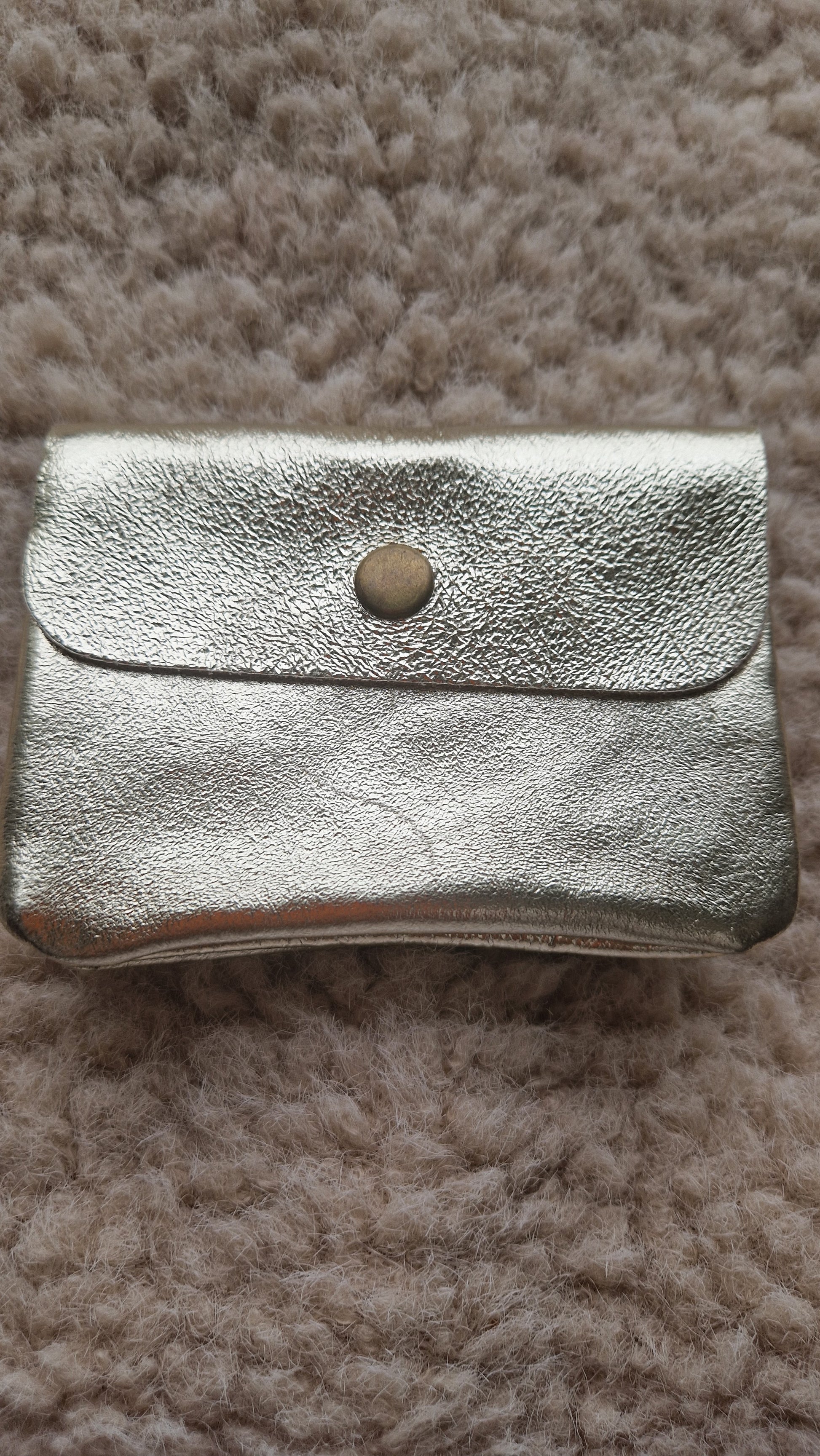Iridescent coin purse deals