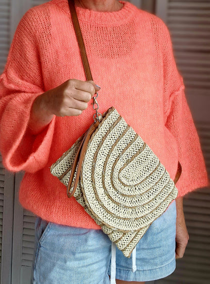 Elegant, braided Raffia Clutch/Crossbody bag