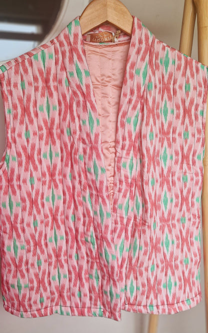 Light quilted gilet with pockets