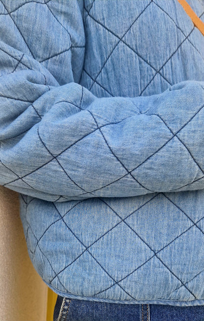 Collarless, Quilted Denim jacket with buttons in pure cotton.