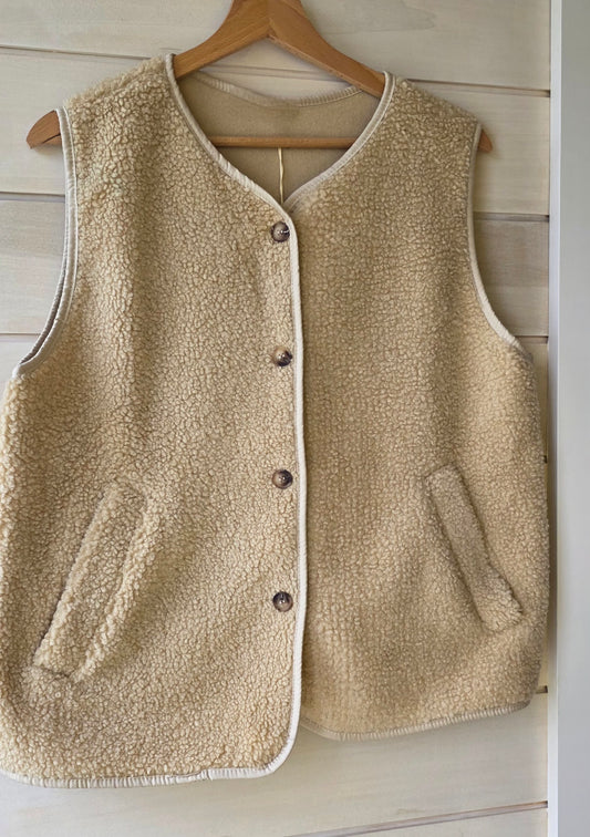 Teddy Fleece Gilet in Oatmeal Beige