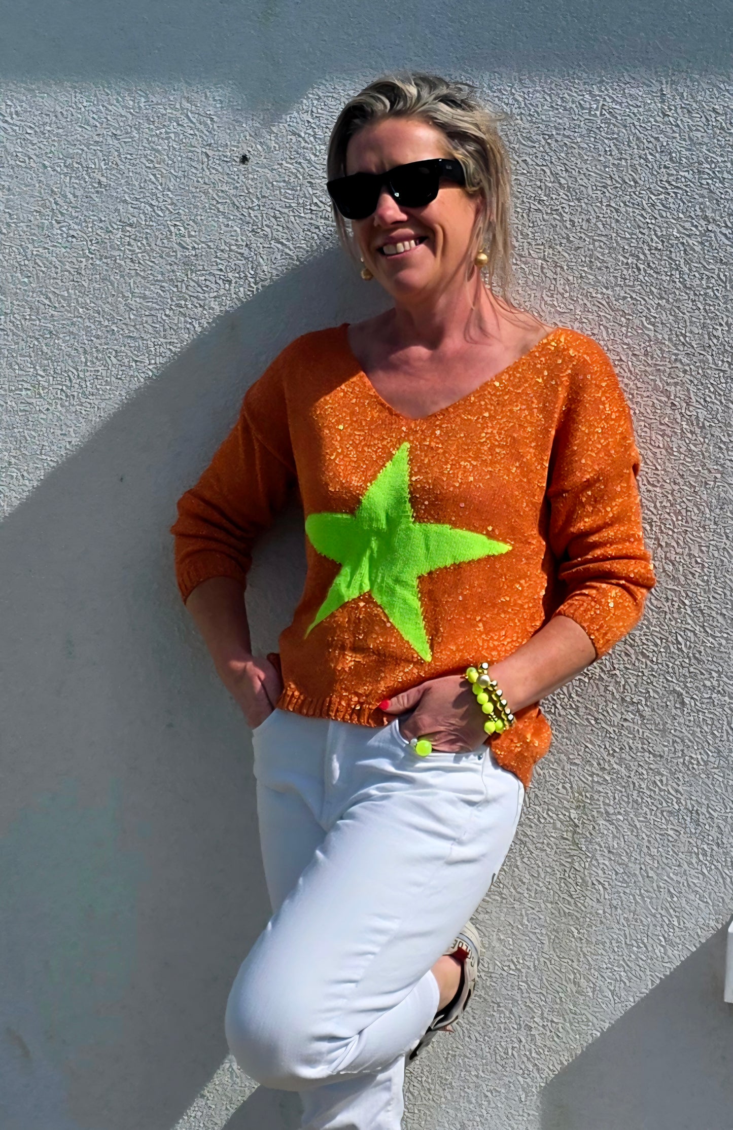 Women’s Metallic Star Intarsia Lightweight V-Neck Sweater in Orange & Neon Yellow