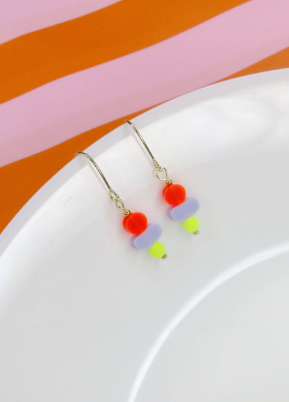 Colour Treats earrings neon with gold-filled elements.