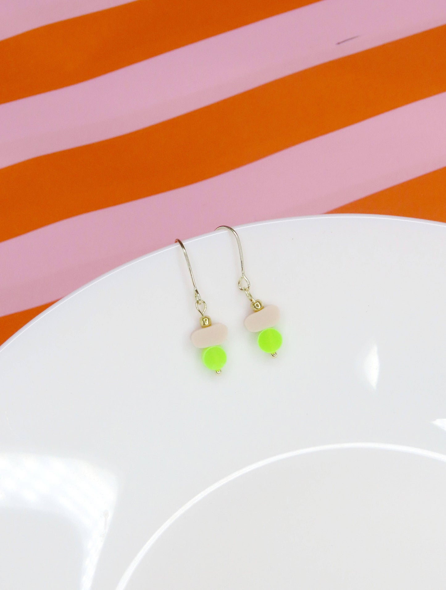 Color Treats Earrings Lime with gold-filled elements