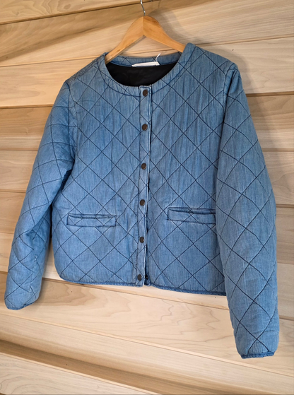 Collarless, Quilted Denim jacket with buttons in pure cotton.