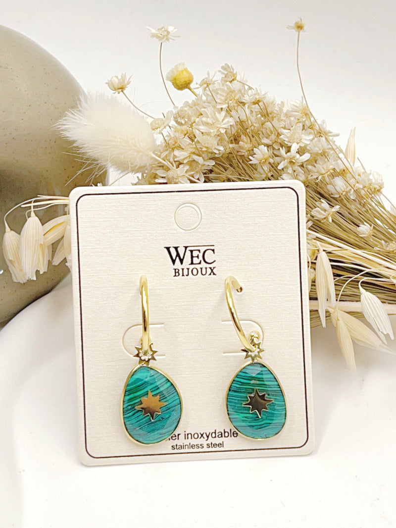 Natural Stone and Gold earrings in Green with star detail