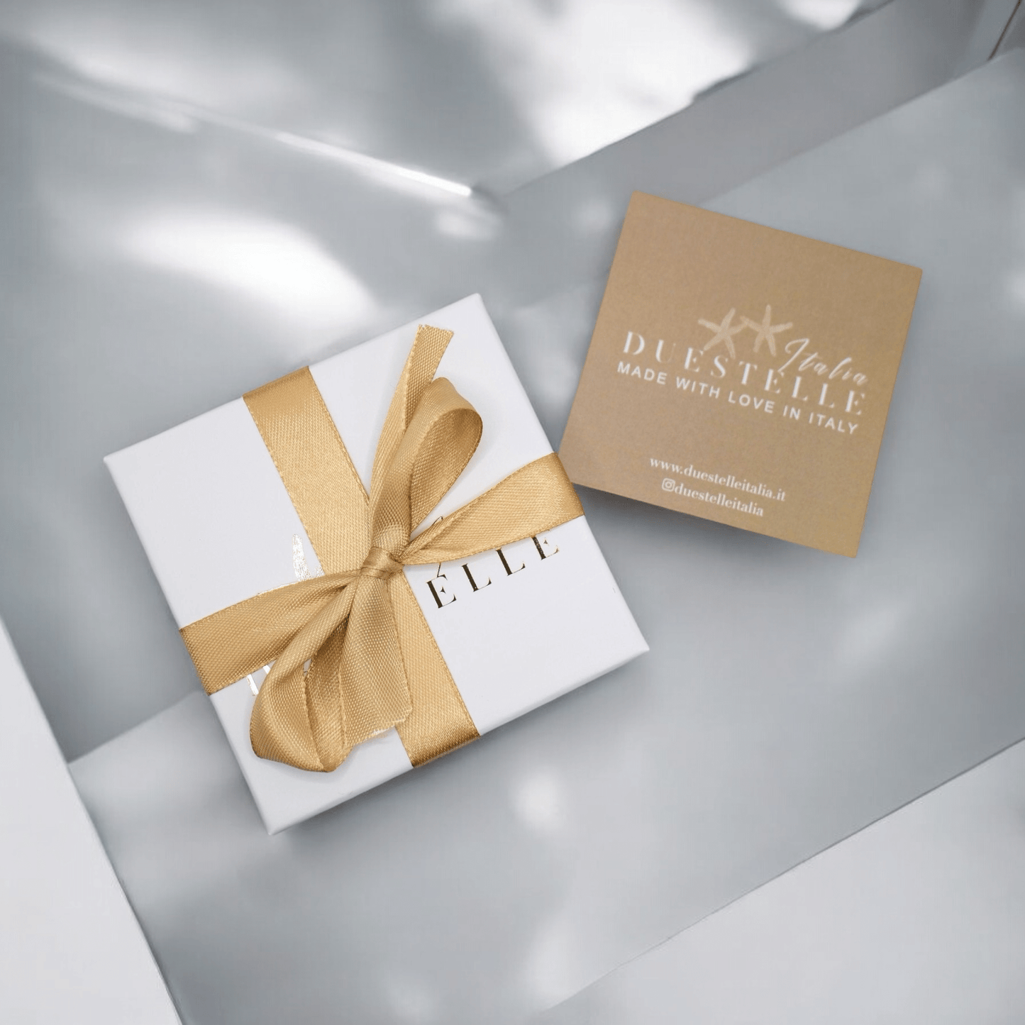 Minimalist Gold Edges - Cockleshell Crosshaven