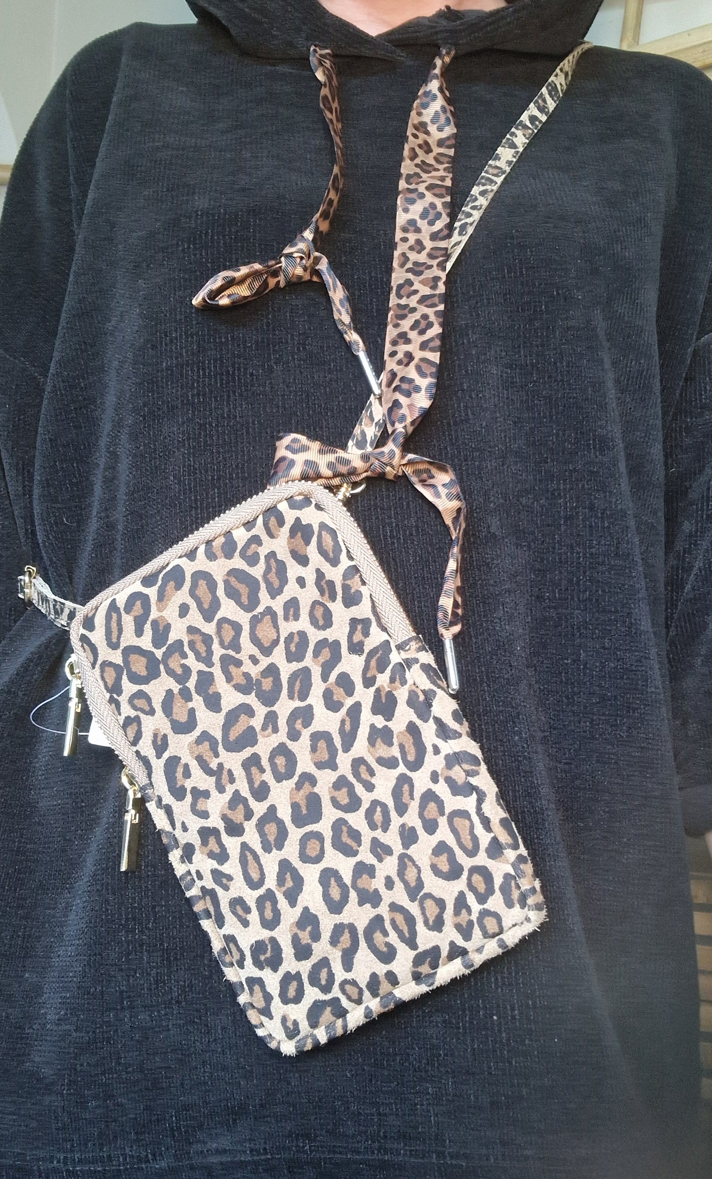 Animal Print, Crossbody Phone Pouch. Leather. Made in Italy