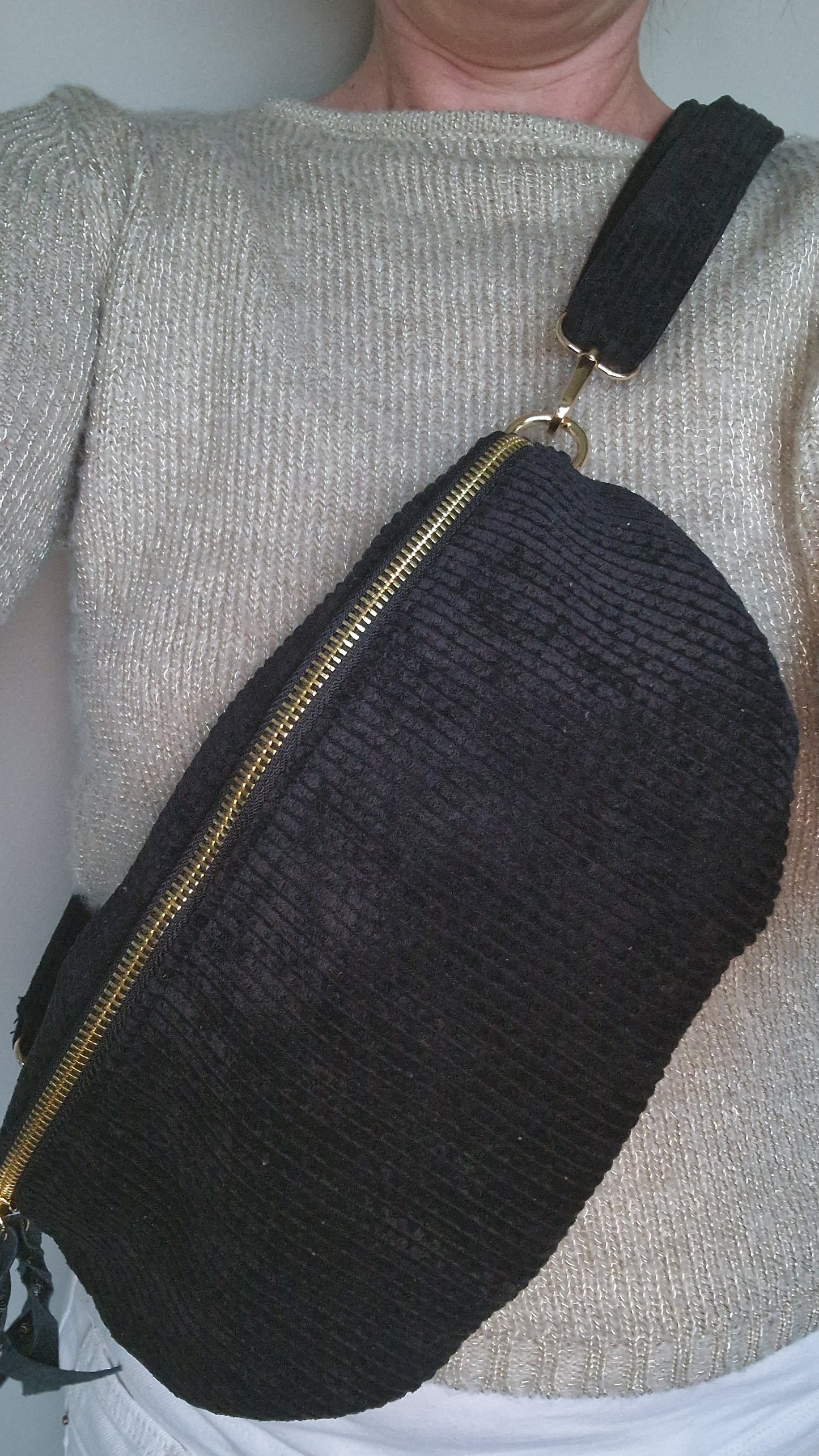 Sling bag.Corduroy Black, Made in Italy